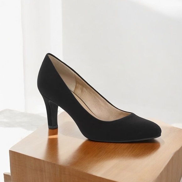 Kelly & Katie Black Twill Pumps 8.5  
Fabric Cushioned In-Sole Almond Toe - Picture 1 of 8